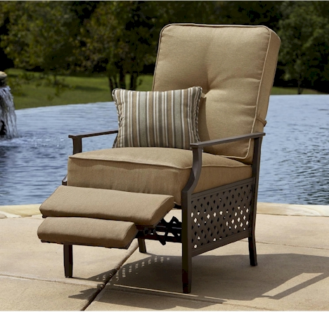 La-Z-Boy Outdoor  Kennedy Recliner